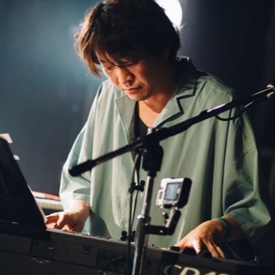 Tokyo/Japan 雰囲気キーボーディスト/ツマミスト。Pfes:コピーバンドイベント主催。PLAB:ライブ配信&映像編集業務(依頼お待ちしてます)バンド所属:シンクロリウム/QuaietPeace 等。加藤哉子&大澤拓也「射し込む迷路」でエレピ担当https://t.co/eh9m3DXYLV