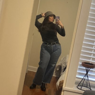 cami_reyes7's profile picture. 