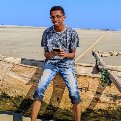 DimbiniainaN's profile picture. Don`t Worry
Be happy 😌💕😊