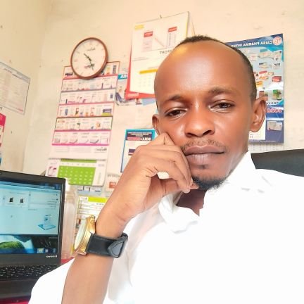 Chrétien Catholique, Médecin du Gouvernement Congolais, Lecteur, Écrivain et Politicien.