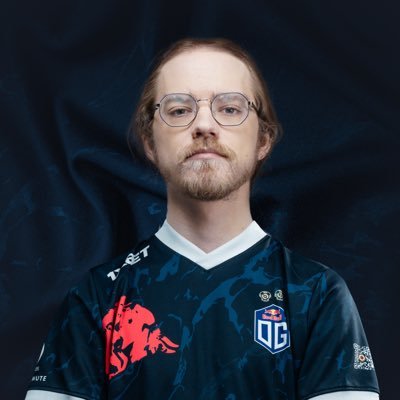 Playing dota for OG https://t.co/0T8bIJaGjk - subscribe, posting dota related stuff and something from my life