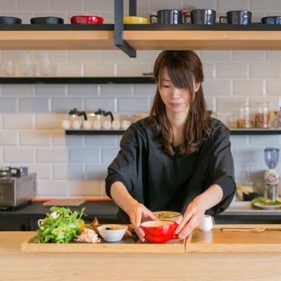 oyobarefurukawa's profile picture. サッカー選手の食事を毎日作るアスリートごはんオタク／本業は野菜ランチ職人／強さ引き出すごはん／選手へのリスペクトと想いを料理に込めています。