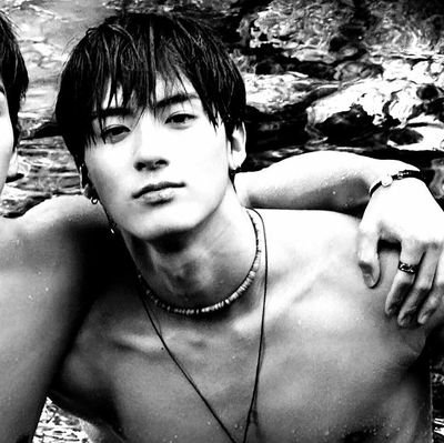 nleocxir's profile picture. life is not only about angst.