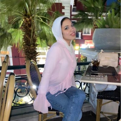 🇵🇸🕊️
A Fine arts graduate who lives in unrealistic world but intriguing 🌌
اللهم أمنحني القوة ، الحكمة ، الشجاعة