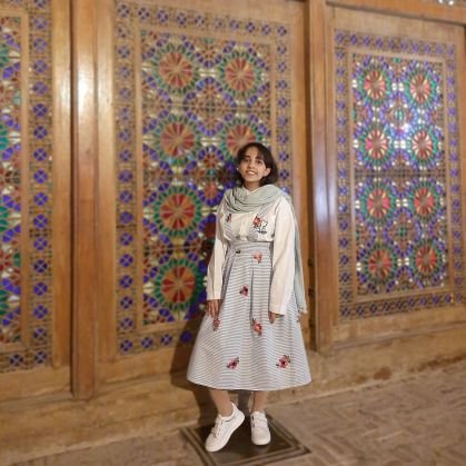 Kimia476569's profile picture. گاها عکاس و شاید نیمچه نویسنده‌ای مشغول چرک کردن کاغذ‌ها