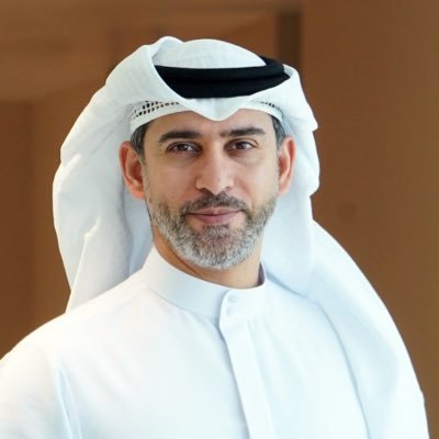 مهندس في العمل -- ليبرالي في الرياضه -- سلفي في العشق -- علماني اثناء النوم -- اخونجي بالمشمش !
