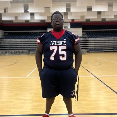 Josh Crenshaw -6'0 305lbs
-Center/guard, DT -C/O 2026 3.7 GPA
(ALA)American Leadership Academy
bench(385) squat(550) deadlift(600) 5.4 (40)
NCAA ID 2504582898