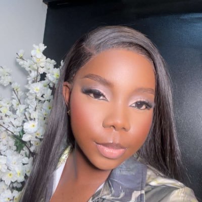 favour_lulu's profile picture. Aunty to Ore and Fefe❤️.
