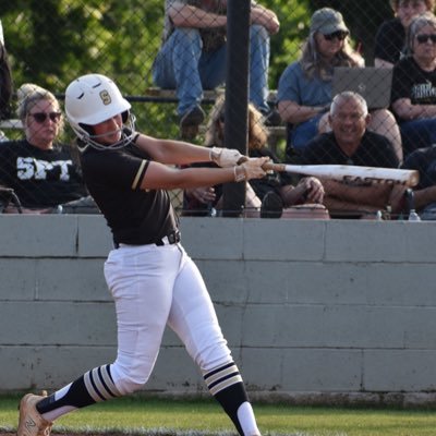 Springfield High School Softball #17 | c/o 2026 | 2B/ OF | email: kinsleypryor@icloud.com