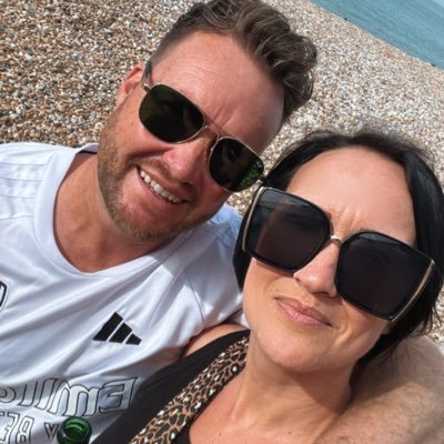 football mad !! The Arsenal are my team!! husband to @essexqueenNikki my rock !! dad to twins India and Gracie poppy and Lola you are my 🌎!!