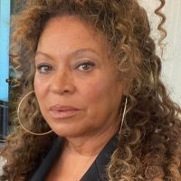 dourada de mel (@badubeyy) 's Twitter Profile