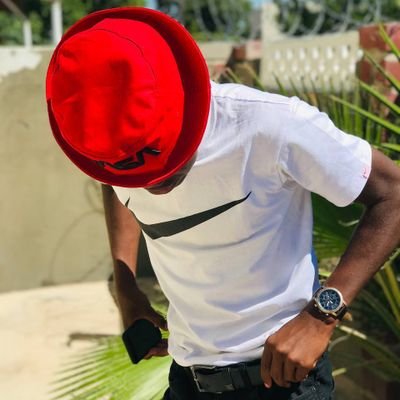 Trust GOD bro🥺💯
Yeah, I'm schooling 😊🙃
Man U fan ❤️🩹
I shine different 🫠😁
Peace, love and happiness 😴😎