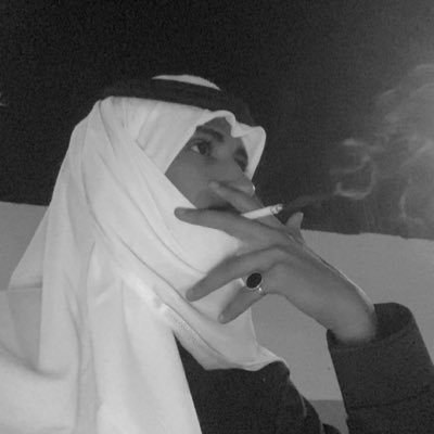 ما بعد عيونها غزل ولا بعد ضحكتها حب.