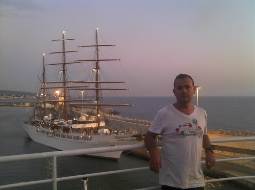 ALATRISTE1971's profile picture. 