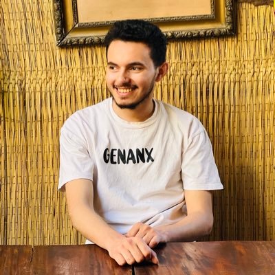 خريج علوم المنوفيه وجرافيك ديزاينر وفوتوغرافر ومونتير