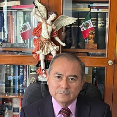 Miembro del Claustro de Doctores de la Facultad de Derecho de la UNAM