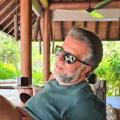 fazevedogomes's profile picture. O Brasil é....