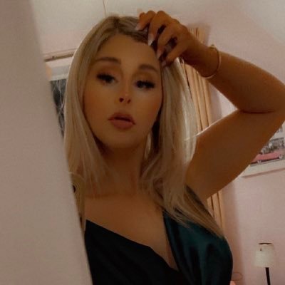 NaomiJane_K's profile picture. law graduate, vivere senza rimpianti