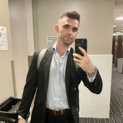 CharlieSigal's profile picture. what?