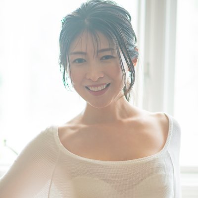 📘茅原実里写真集『Holiday』期間限定【公式】 (@photo20holiday