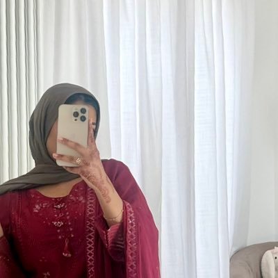 alishaxli's profile picture. 22