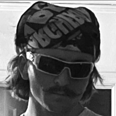 emptykasket's profile picture. don’t entertain the chatter.