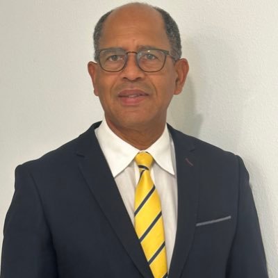 A PMO and project management guru combined with a doctorate in organizational leadership. scholar and instructor in several management disciplines.