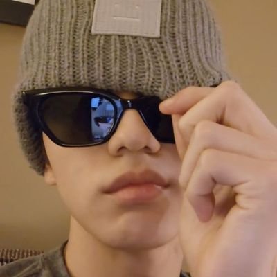 shnbeans_'s profile picture. 𝐡𝐚𝐨𝐛𝐢𝐧   —   
  #zb1   #txt   #enhypen