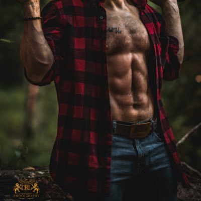 Drlphotographer's profile picture. Photographer in southern New England specializing in male physique and art. DM to collab