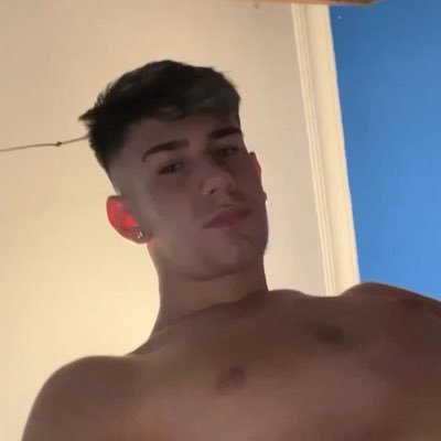 Hola mi nombre es Robert 🇲🇽 @? | @Jamxswth | @zbxykz | @kratosdaruiz
