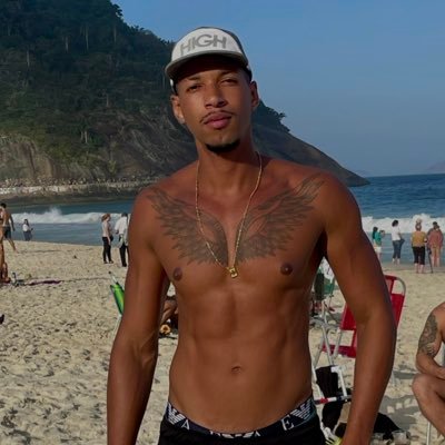 MACHO CARIOCA , RJ. WORLDWIDE. 🇩🇪 🇬🇧 . DOTADAO CARIOCA METEDOR 1,90 77kg Moreno sarado puto.