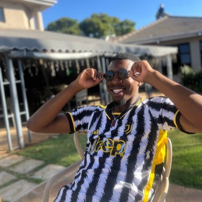 God always first🧎🏾♂️➡️.Accountant 📚. Chelsea Football Club 💙. J Cole 🎶. Left Back for Pridemall FC ⚽️. Sitcoms, Music and Sport is what completes me ✌🏾