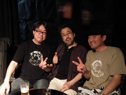 Japanese DisKo(TENSAW Tribute Band)でギターを担当。
