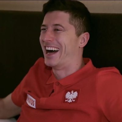 im just a girl who loves football and Lewangoalski