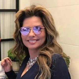 The original fan page of Shania Twain This page doesn't support violence. Follow me on here fans 🎸🥰