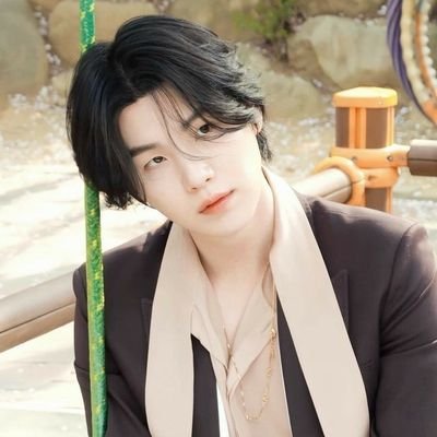 microkosgloss's profile picture. future's gonna be okay. https://t.co/xlysQExks9 / https://t.co/uCYbkLqQzy