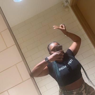 MUNGrad - @marineinstitute & a Scorpio ♏️ .A Chelsea Fc,sucker for movies,Timid to stupor, A weirdo & a confused mf ✌🏽