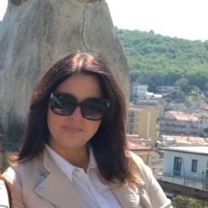madre battagliera, moglie, sognatrice, di sinistra da sempre, deluchiana, amo la storia e le ship ma solo se finiscono bene