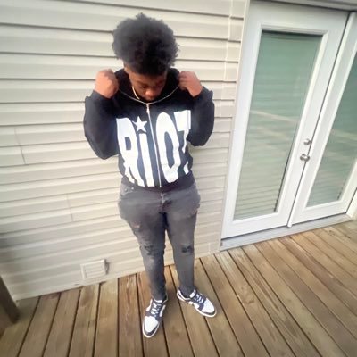 VorisIRL's profile picture. 