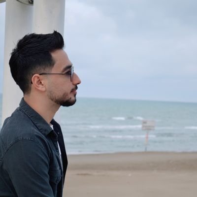 sina99j's profile picture. خودم رو گم کردم من لایِ گیس یار...

https://t.co/71c4IWtQp6