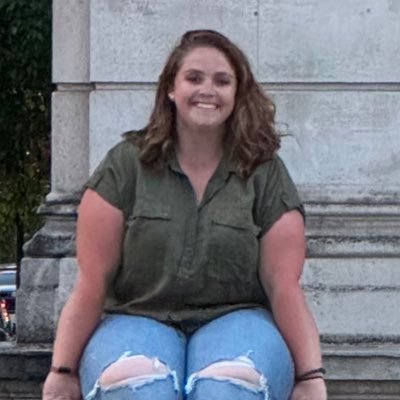 AVID Teacher 📚 Student Travel Leader 🌎 Blythewood Middle School ⚡️ STUCO Advisor 🏛 Girls Volleyball & Basketball Coach 🏐🏀 CC ‘16💜🐨 UARK ‘18❤️🐗