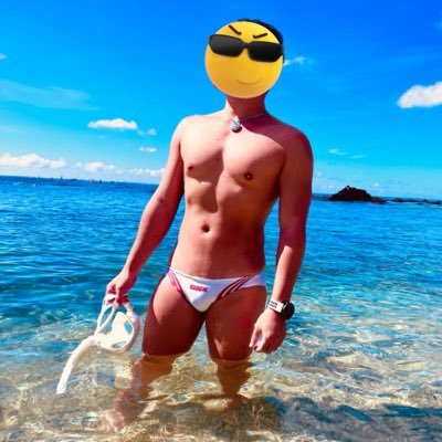 mofeisz0217108's profile picture. 野裸、 三角內褲控,興趣羽球、重訓、野溪、日曬、泡湯、Pokémon Go