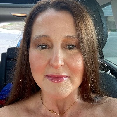 Mom 💙❤️ Trophy wife 🏆 Dog mom
to Floyd the beagle 🐶❤️ Retired & living the dream @michgracie21