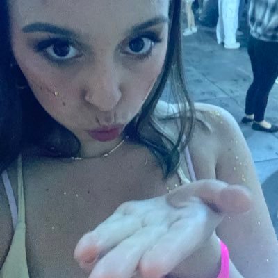 Amherst ‘25 | she/her | insufferable leftist history major