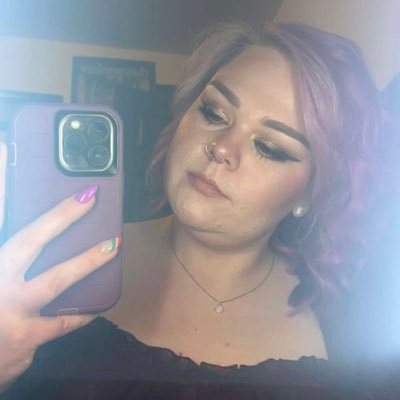Kelsey; 29; she/her; Benefit Arch Expert at Ulta; ig: kelsey___143 |