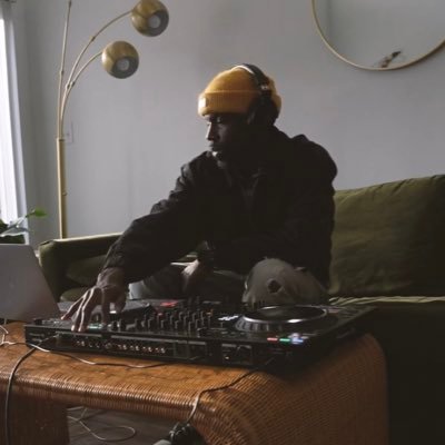 DavonCreative's profile picture. i do a lot of creative ish…. 🫶🏾🖖🏾