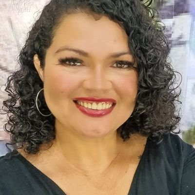 📰 Jornalista 🎙 Apresentadora do @entrelinhas 📸 Fotógrafa - Capturando momentos únicos 💄 Maquiadora