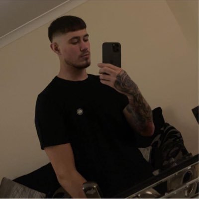 KJMiddy01's profile picture. 