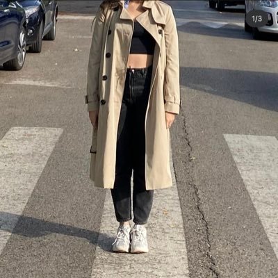 maria1varezz's profile picture. sungazing