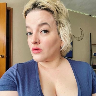 Clarajane186831's profile picture. 